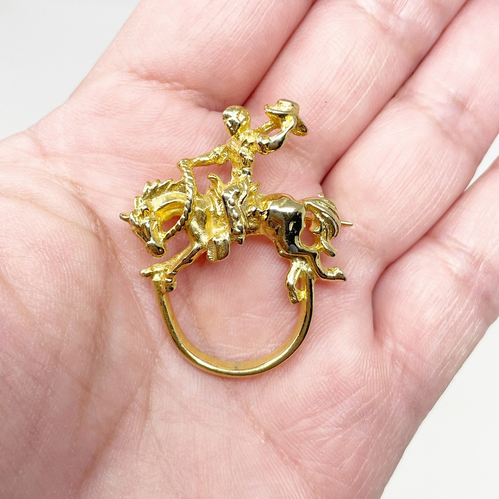 Bronco Rider Brooch Gold Tone Excellent Unsigned Western Cowboy Rodeo RARE - Picture 2 of 4